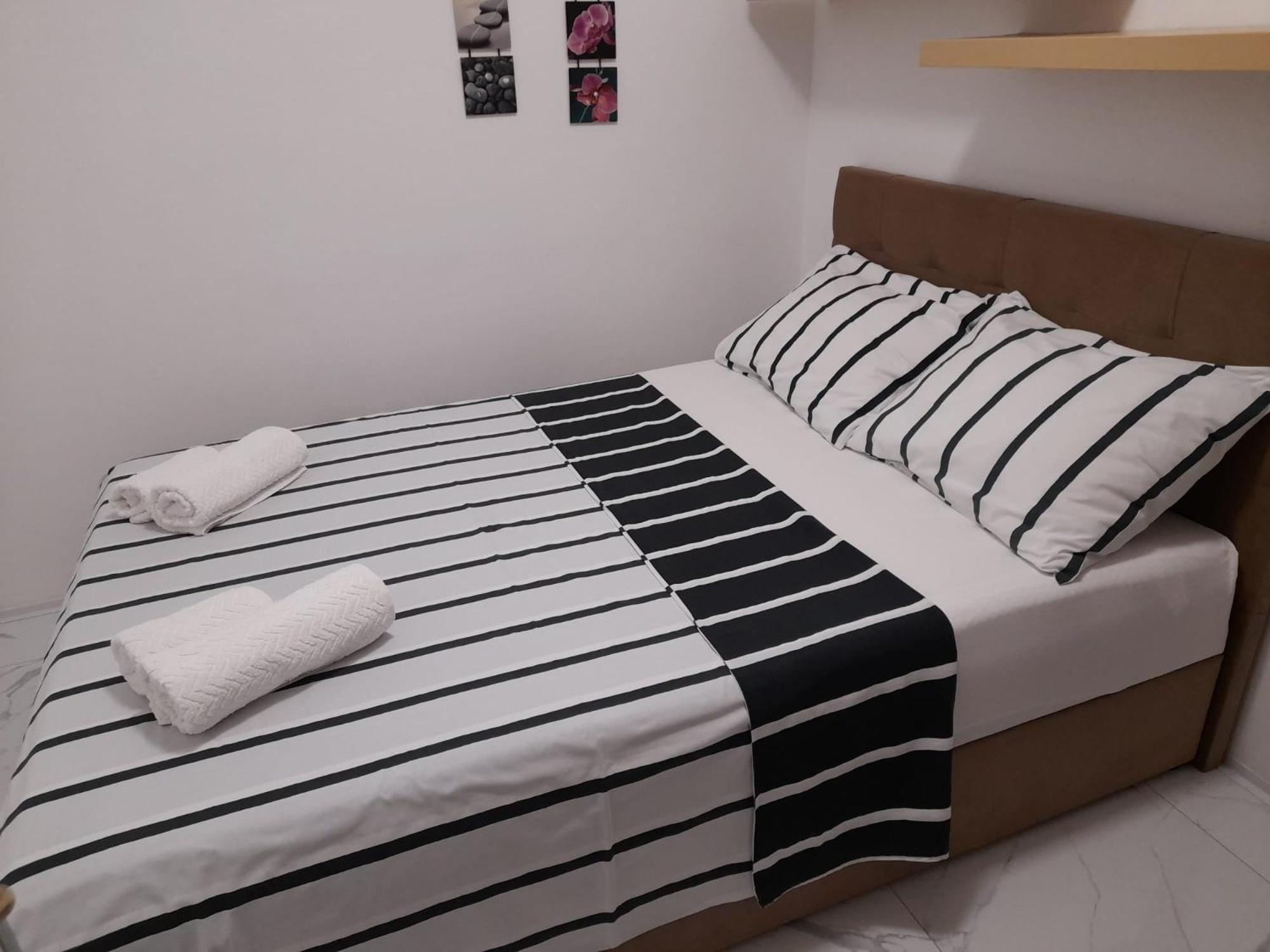 Apartments Malou Baška Voda Habitación foto