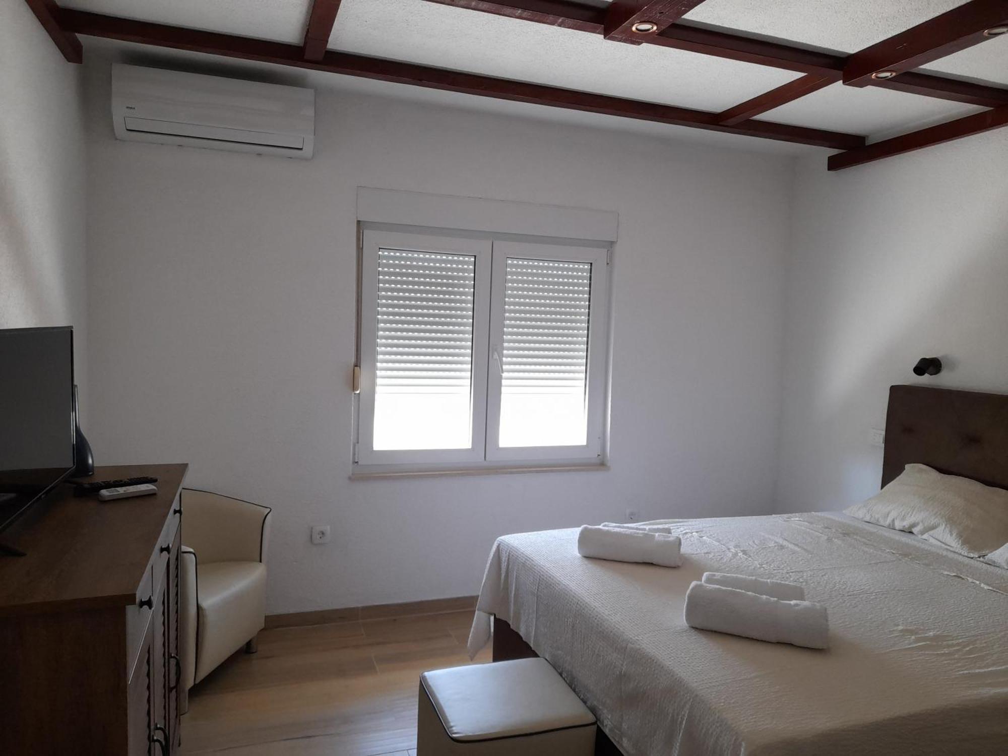 Apartments Malou Baška Voda Habitación foto
