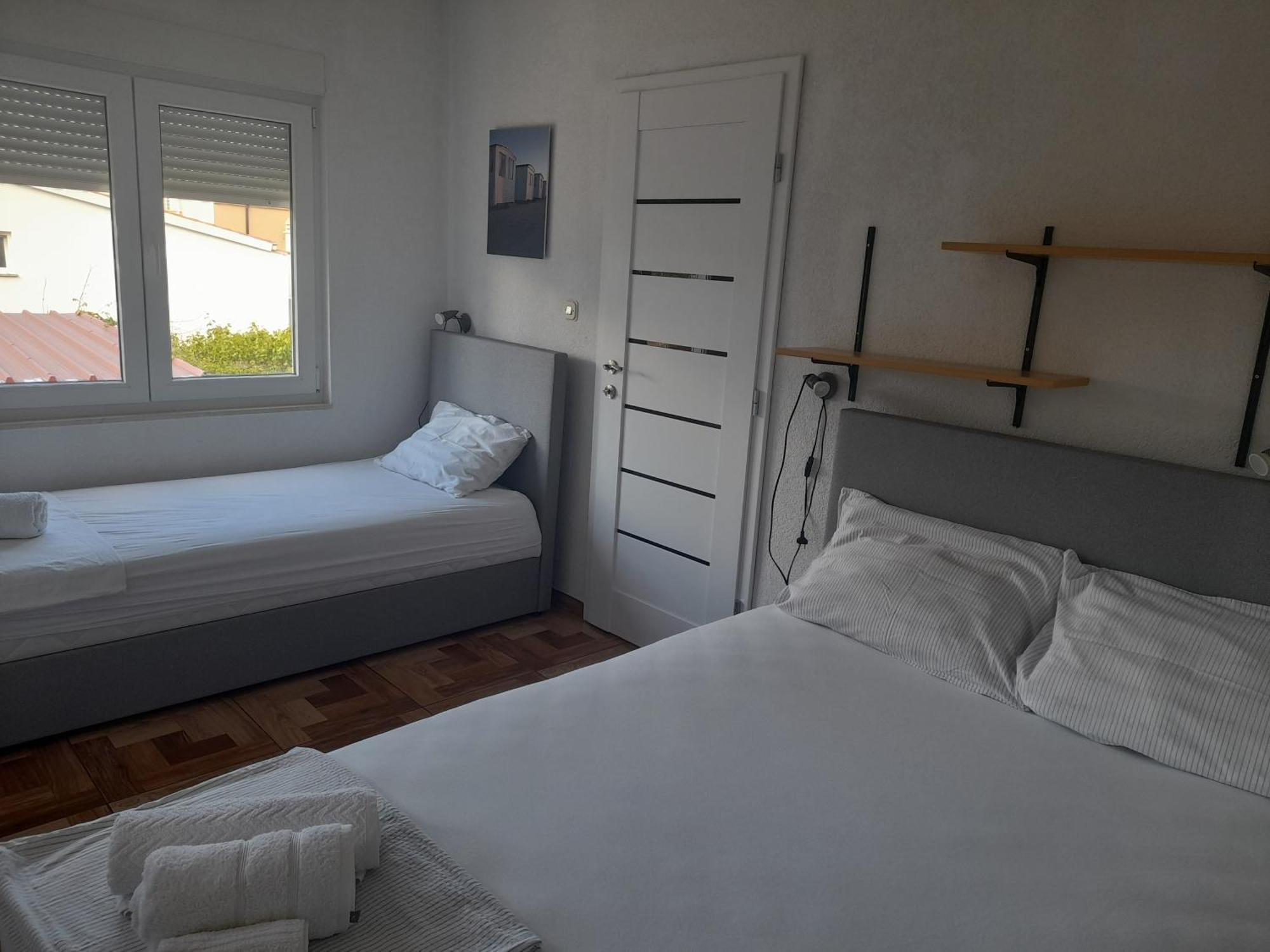 Apartments Malou Baška Voda Habitación foto