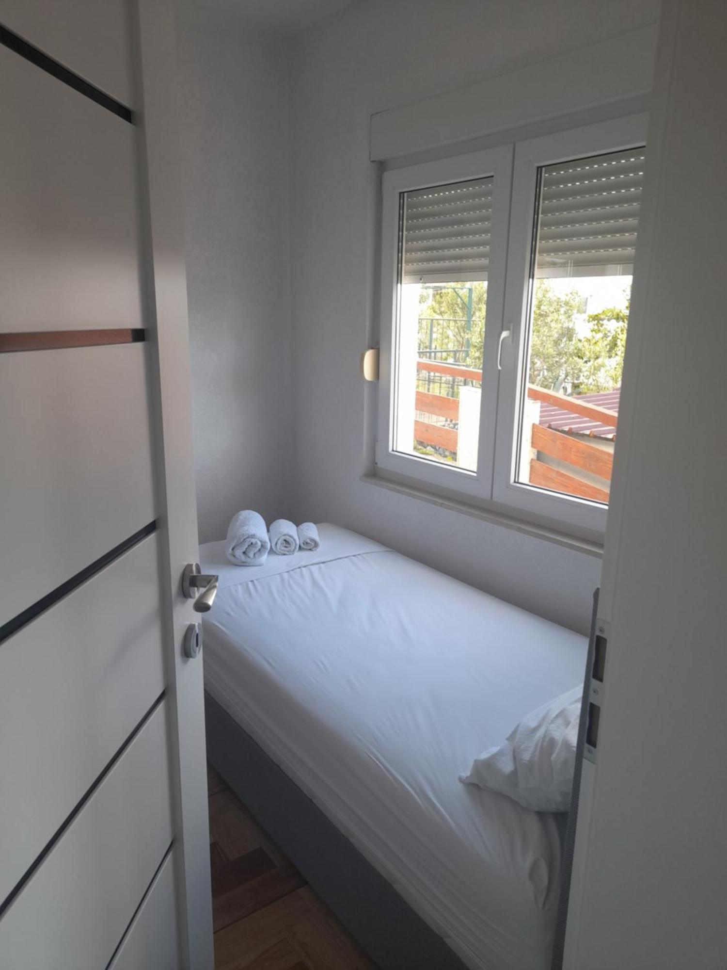 Apartments Malou Baška Voda Habitación foto