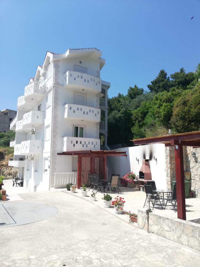 Apartments Malou Baška Voda Exterior foto
